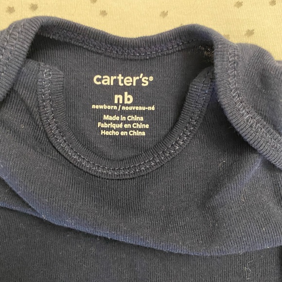 Set of 4 Carter’s long-sleeve onesie - Picture 3 of 3